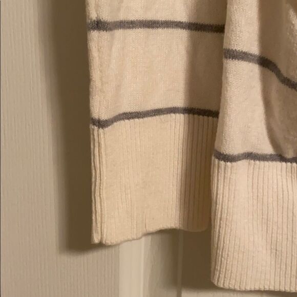 Gap Body Ivory & Grey Striped V Neck Hooded Pullover Sweater Size Large - Picture 6 of 8